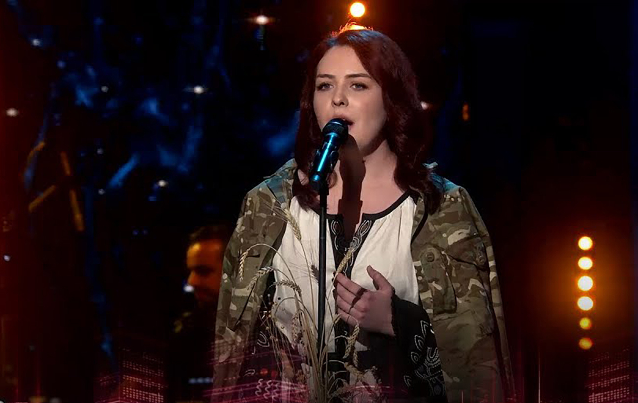 "Пташка" из Азовстали выступила на "Голосі країни" и довела до слез украинцев (видео)