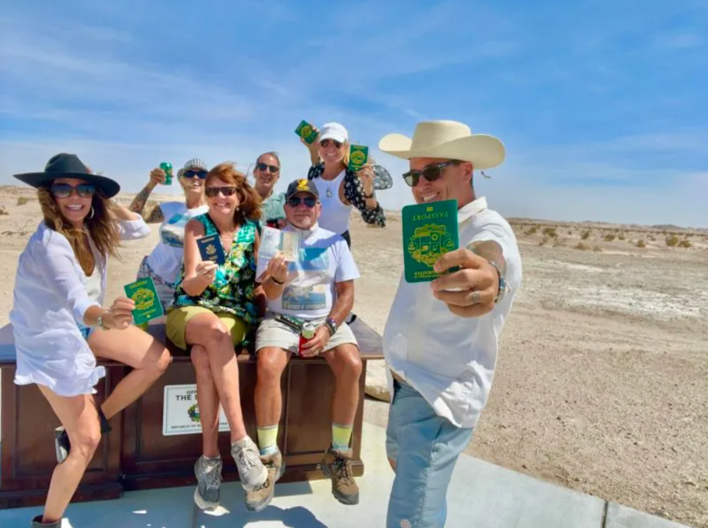 Всередині США утворилася нова республіка. Нею править султан, а громадянство може отримати будь-хто