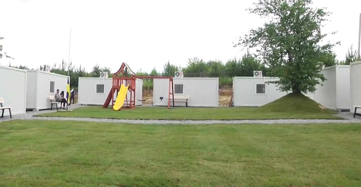 Як виглядає нове модульне містечко для переселенців під Львовом з будиночками за 10 тисяч євро