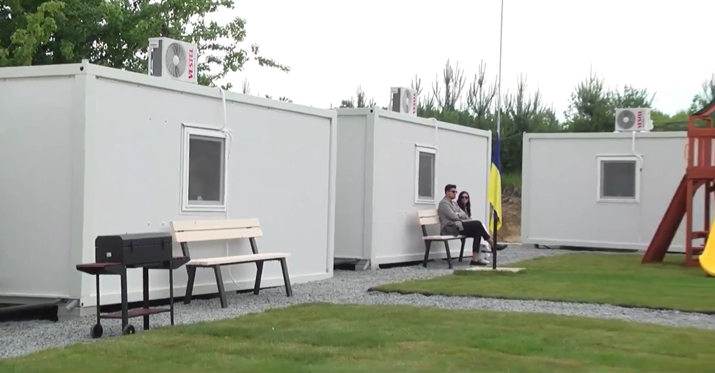 Як виглядає нове модульне містечко для переселенців під Львовом з будиночками за 10 тисяч євро