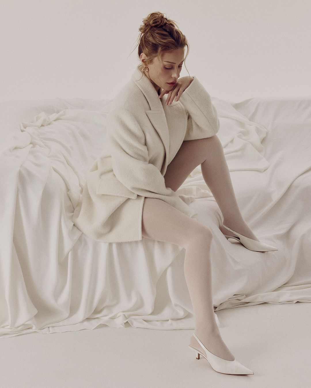 Кароль вразила сміливими фото та заговорила про кохання: "Бігають мурахи"