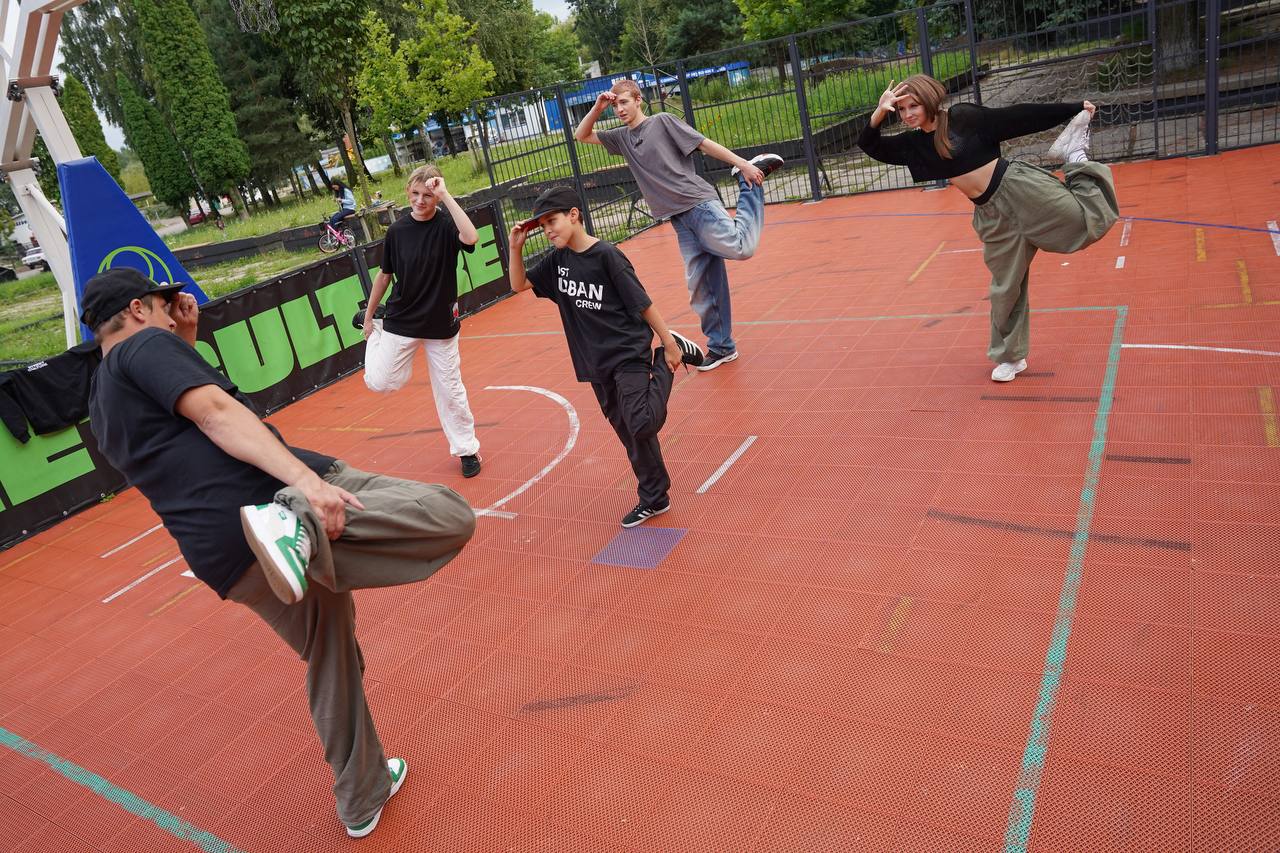 Бесплатные занятия по стритфутболу, брейкингу и стритденсу для детей во Львове: где и как тренироваться