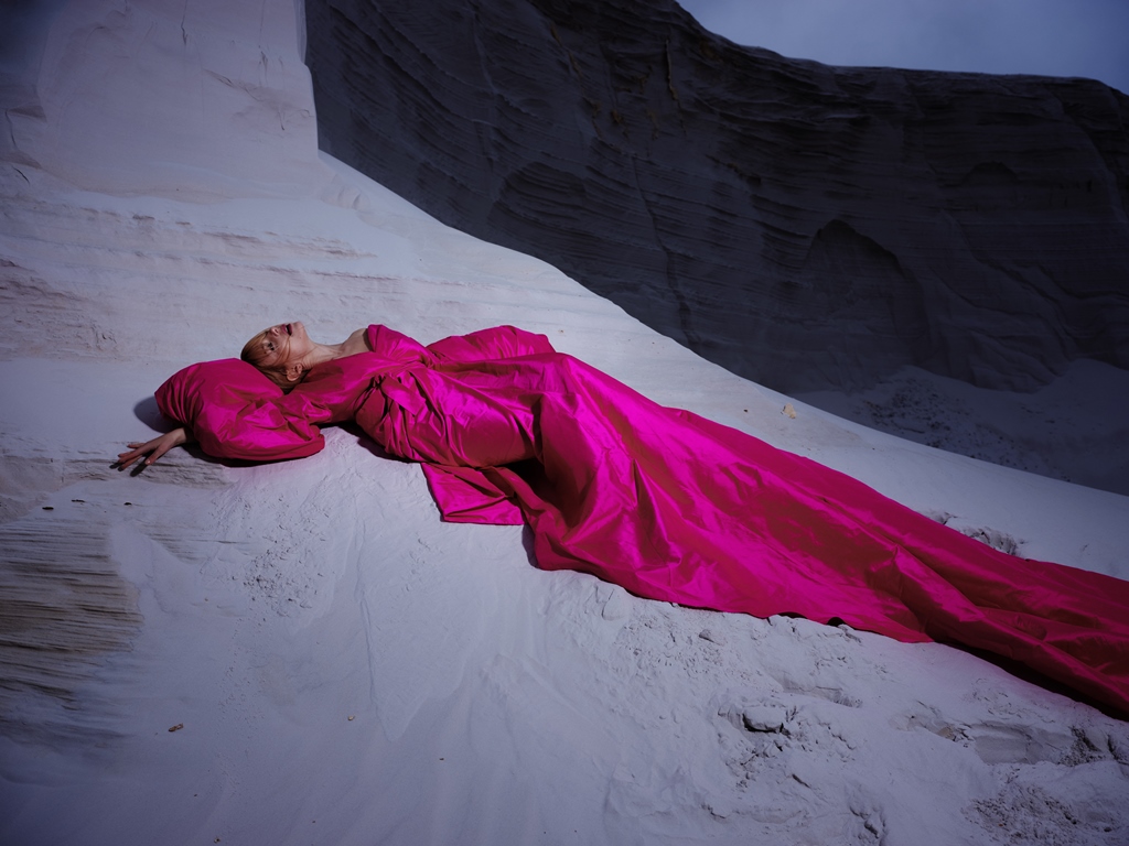 Тина Кароль поразила "непокоренным" образом: невероятные фото