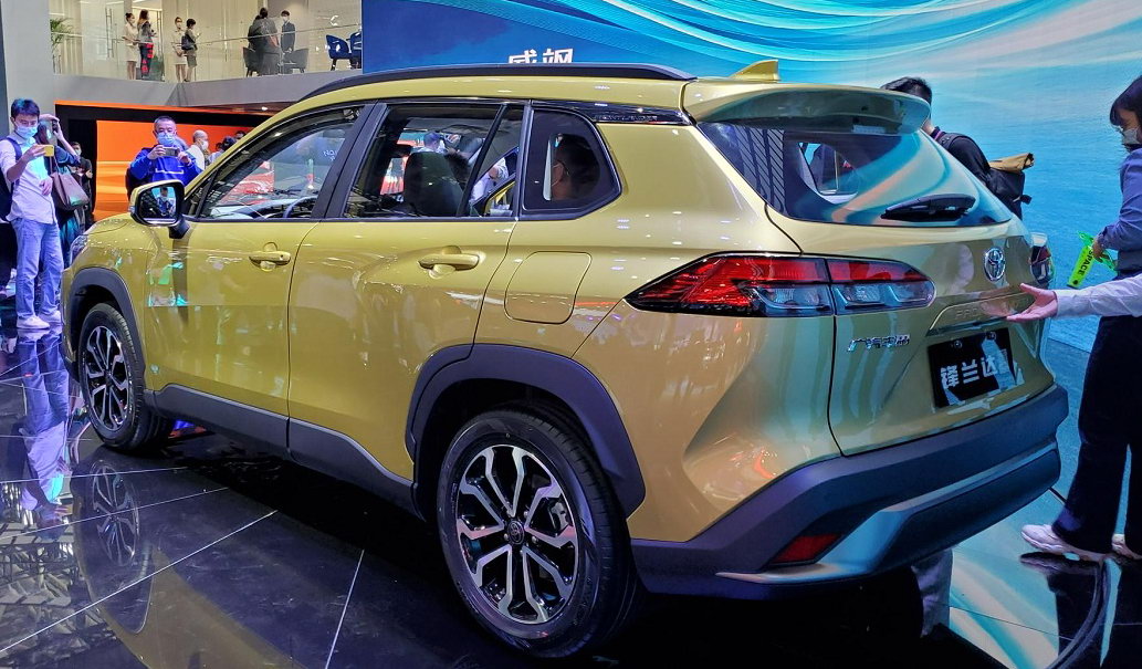 Розміром з RAV4 і за ціною Corolla: Toyota представила новий кросовер Frontlander