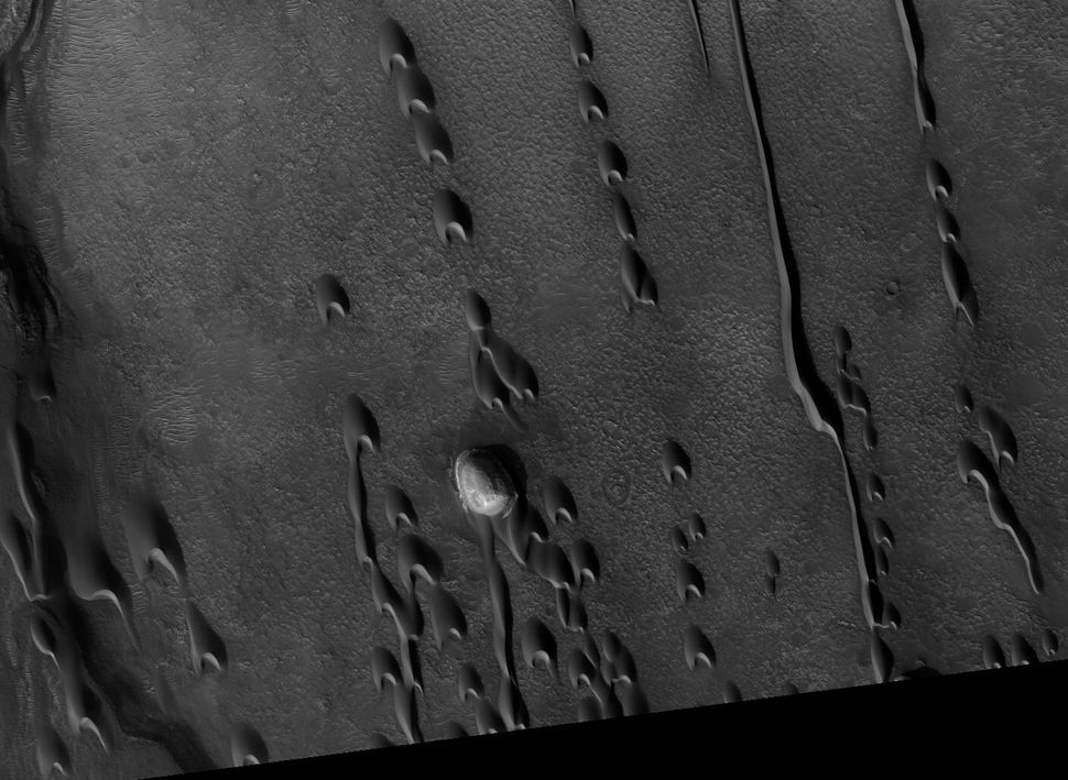 8 крутих місць, які могли б відвідати майбутні туристи на Марсі