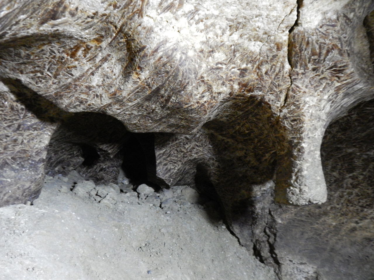 Таємниці підземного світу. 5 найцікавіших і наймістичніших печер України