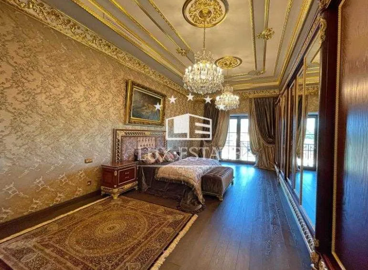 В Киеве продают квартиру "для любителей роскоши": сумма шокирует
