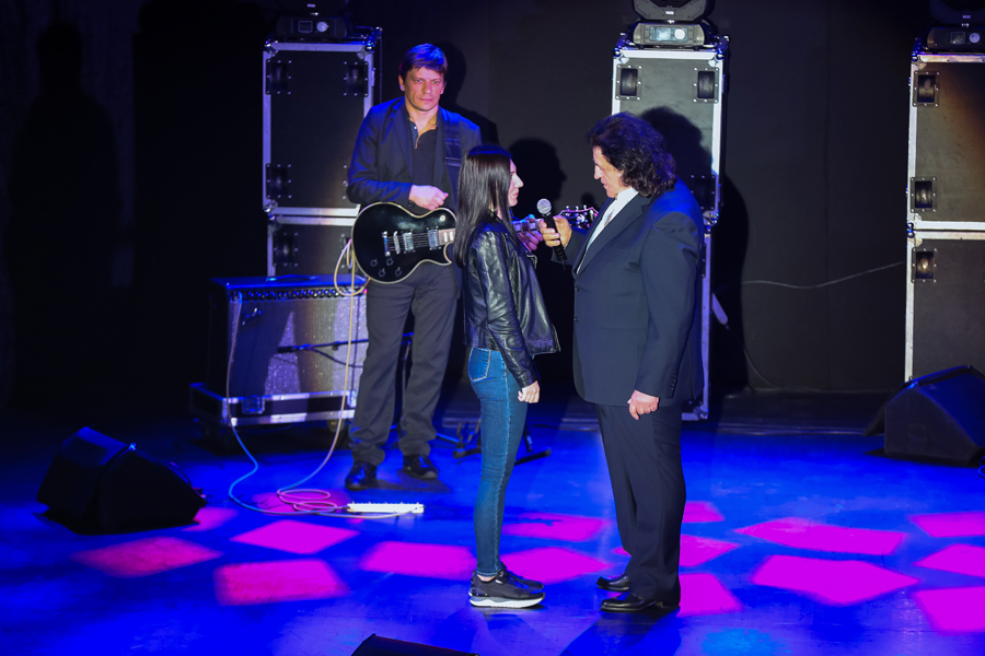 Офіцер Нацгвардії зробив романтичну пропозицію коханій на концерті Іво Бобула: милі фото