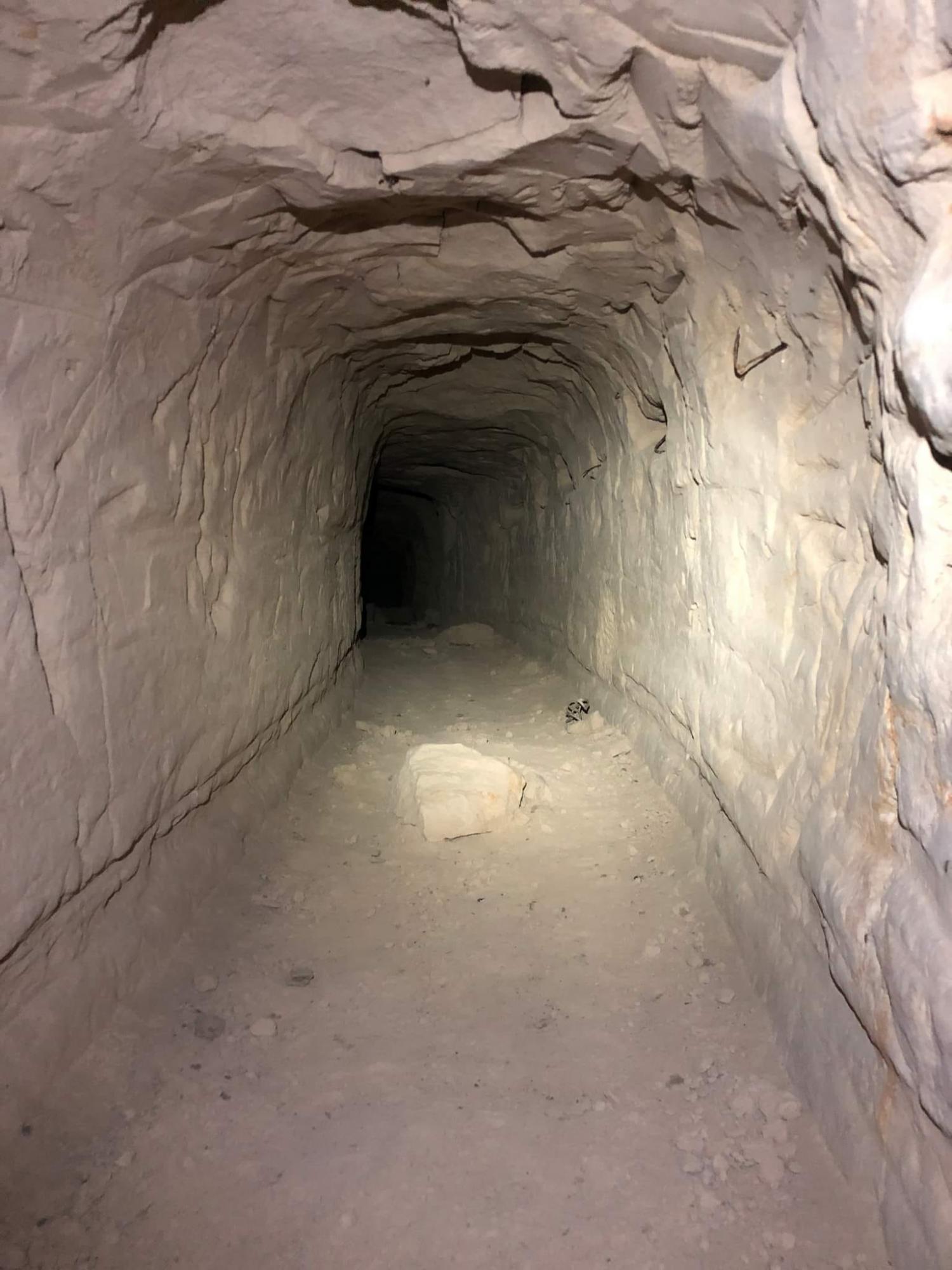 В Киеве нашли пещеры дохристианского периода: захватывающие фото