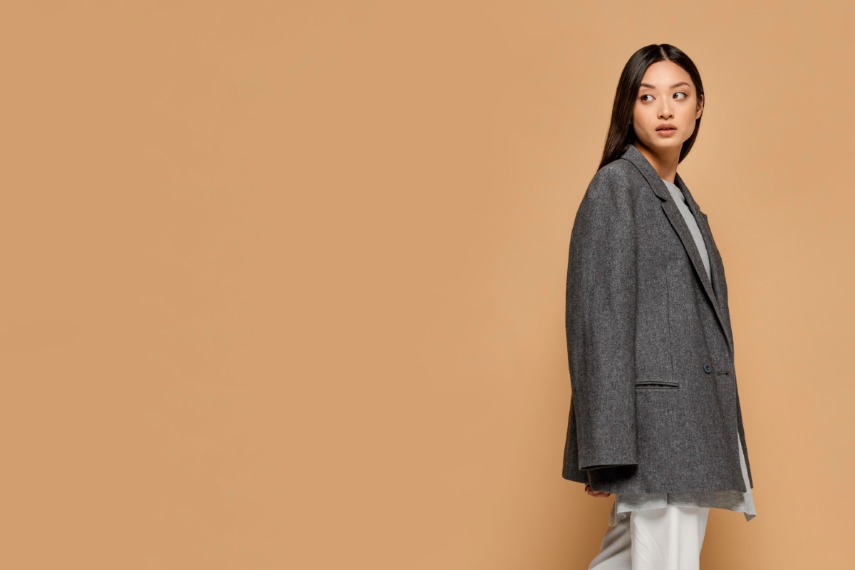 Незмінна класика, принти, сітки та косухи. Чого ще очікувати від нових трендів осені?