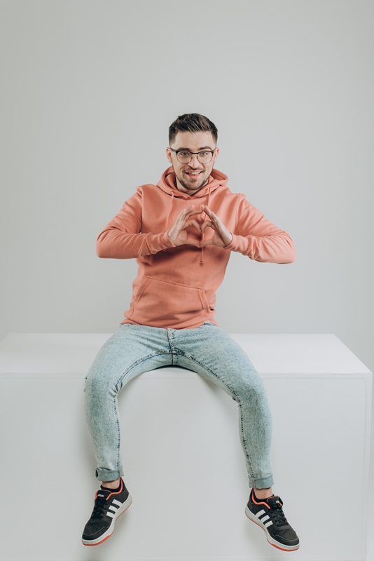 Українські зірки до Дня закоханих зробили відверті зізнання про кохання: "іноді матриця дає збій"