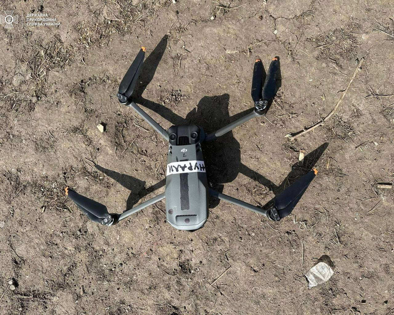 В Луганской области пограничники "приземлили" вражеский БПЛА