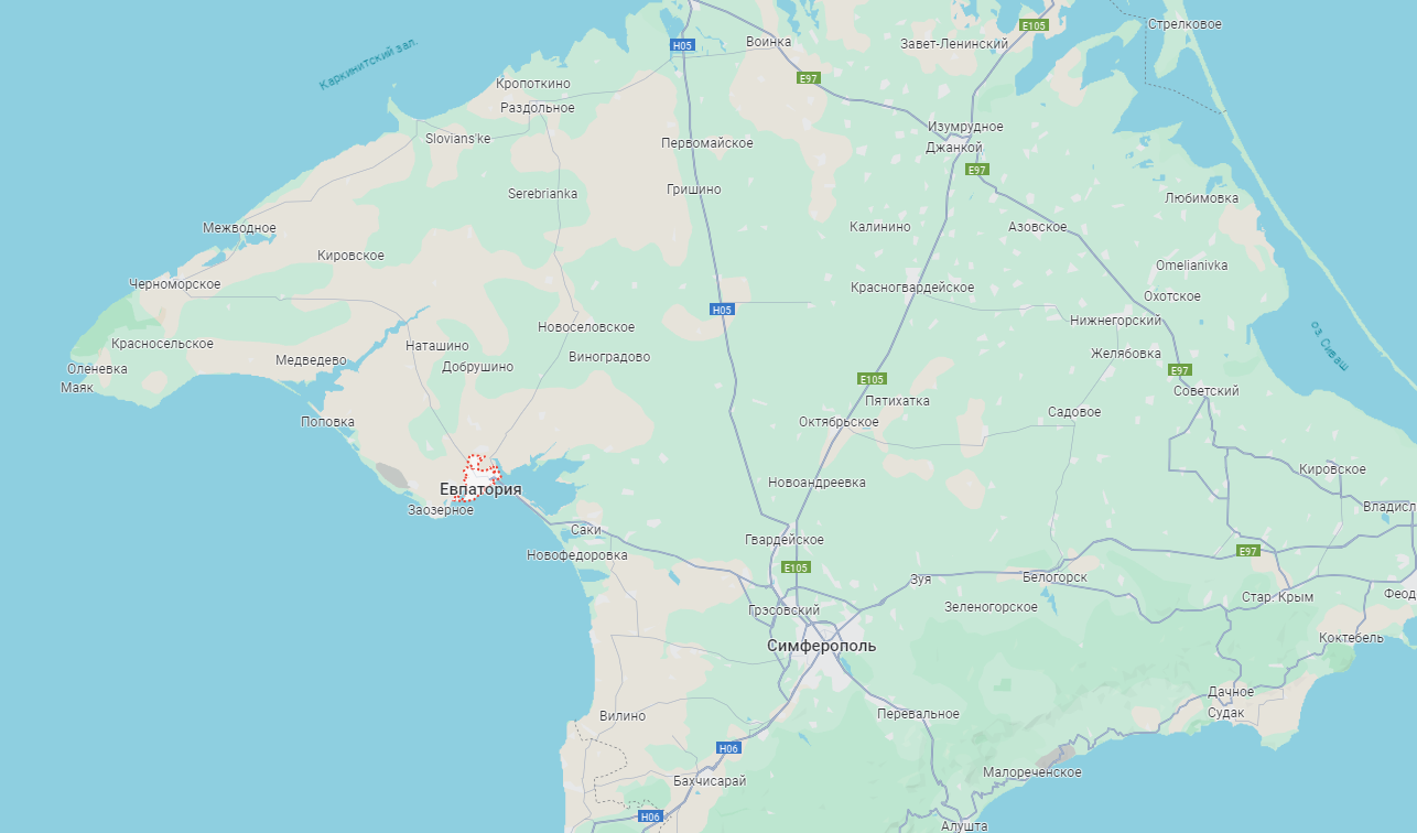 У Криму лунають вибухи, росіяни жаліються на "масовану атаку": що відомо