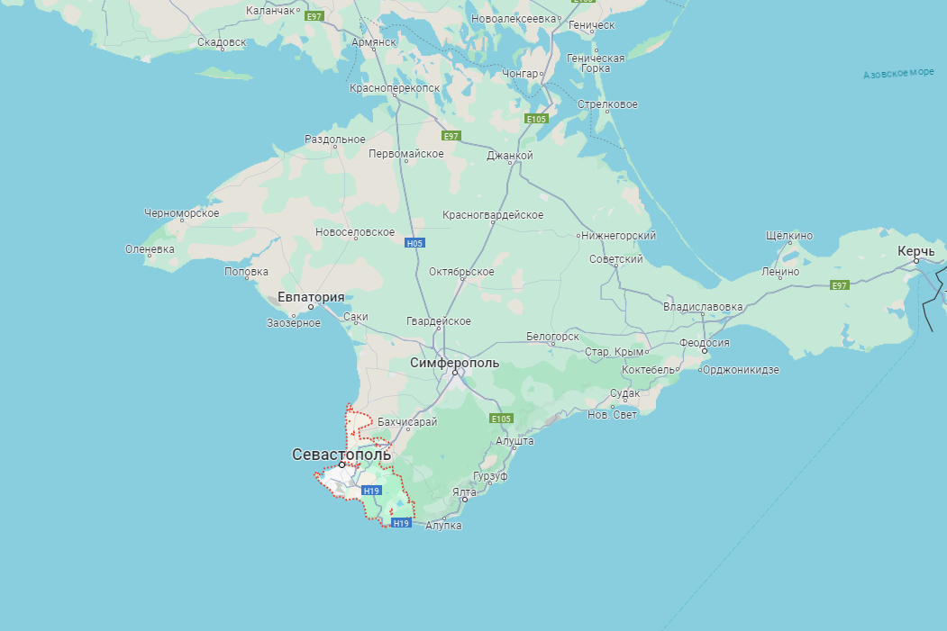 У Криму лунають вибухи, росіяни жаліються на "масовану атаку": що відомо