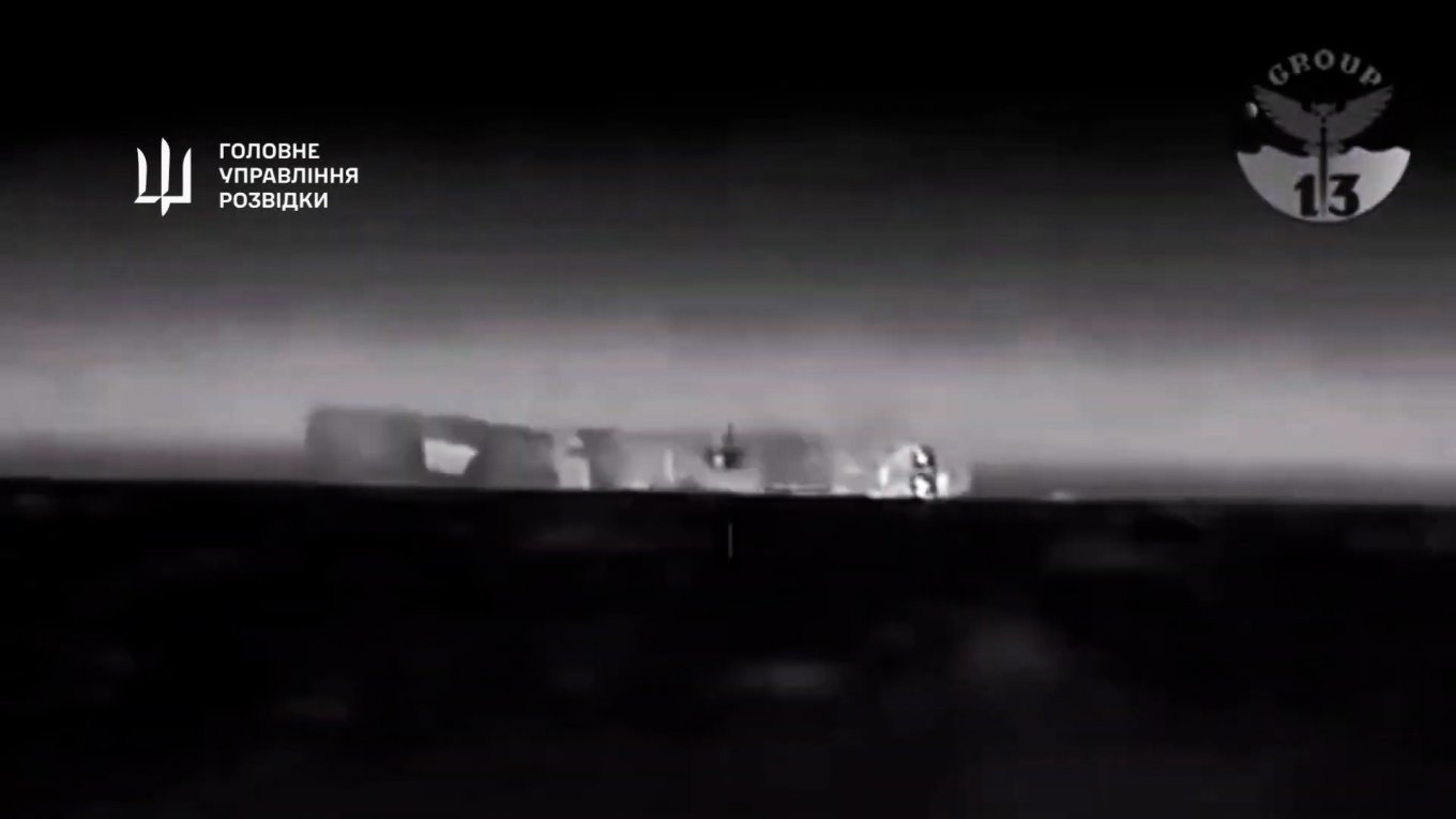 Атаковали стаей дронов. СМИ проанализировали видео ГУР с уничтожением 