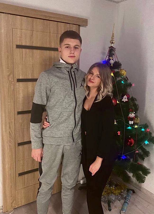 Игрок футбольного клуба "Шахтер" Николай Огарков потерял отца на войне с Россией