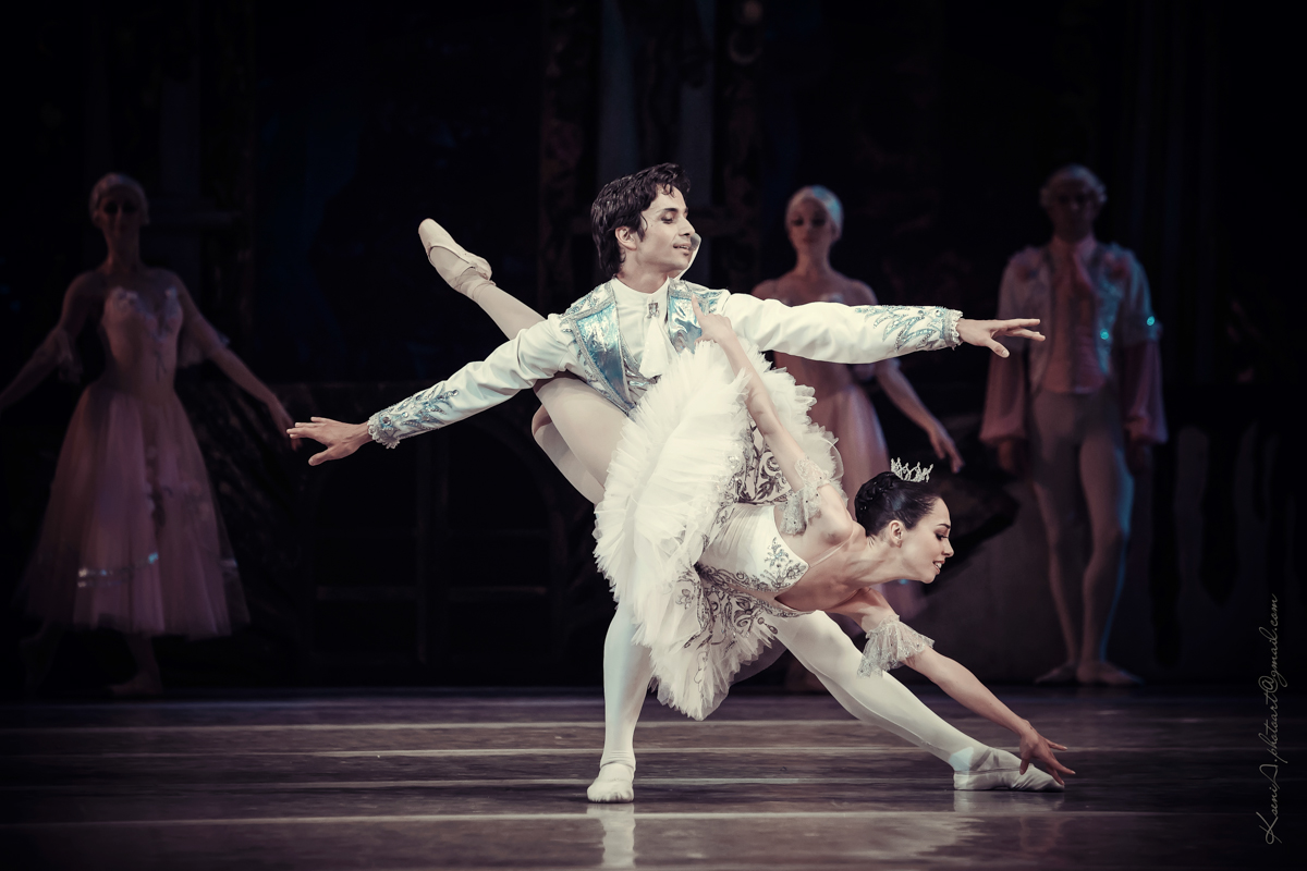 Тиждень новорічної казки від Олександра Стоянова - вистави "Лускунчик" і "Білосніжка"