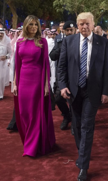 Ікона стилю: як одягається Меланія Трамп