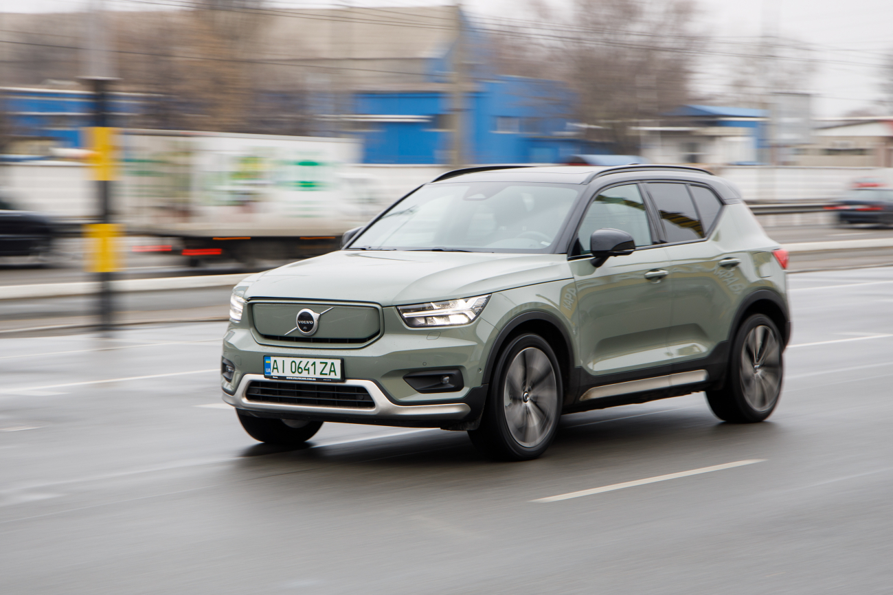 Нові правила для українських водіїв вже вступили в дію: що змінилося