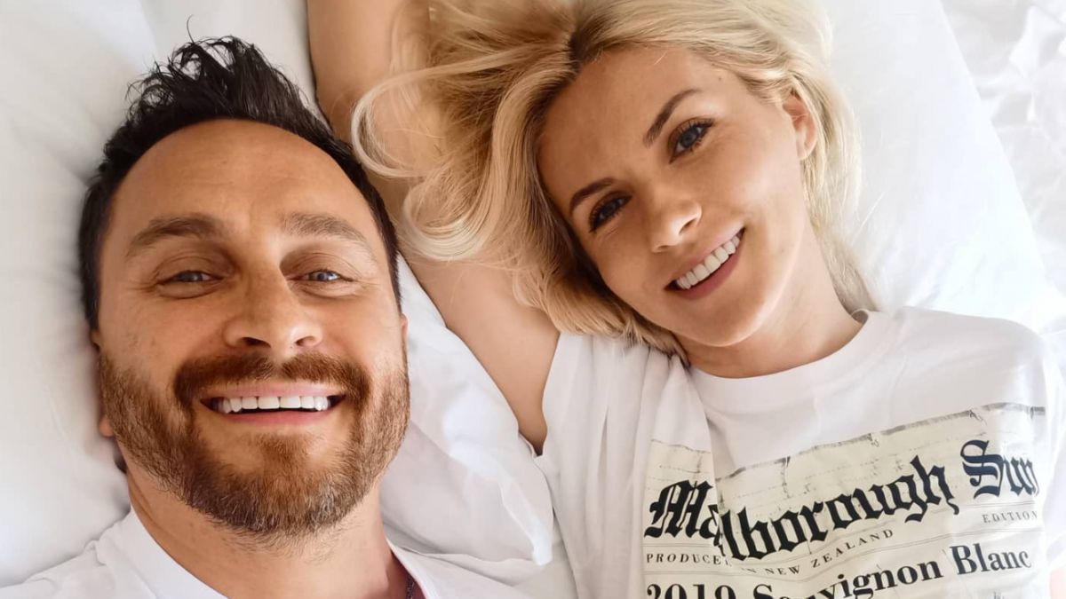 Лидер группы "Скай" ответил, общается ли с экс-женой после ее публичных обвинений в абьюзе