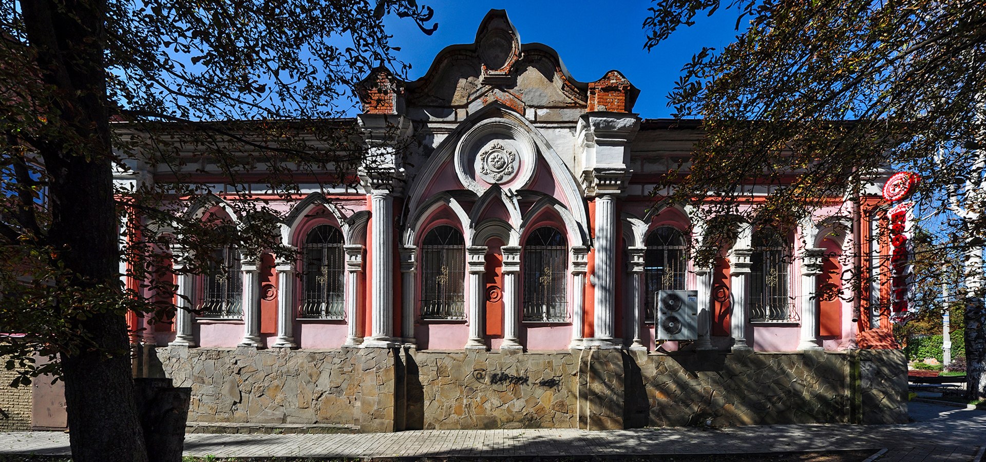 "Бахмута больше не существует": в сети показали последние снимки города