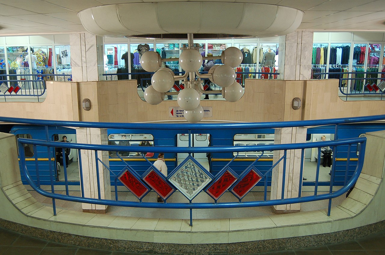 Эти станции метро в Киеве появились при Омельченко: так они выглядят сегодня (фото)