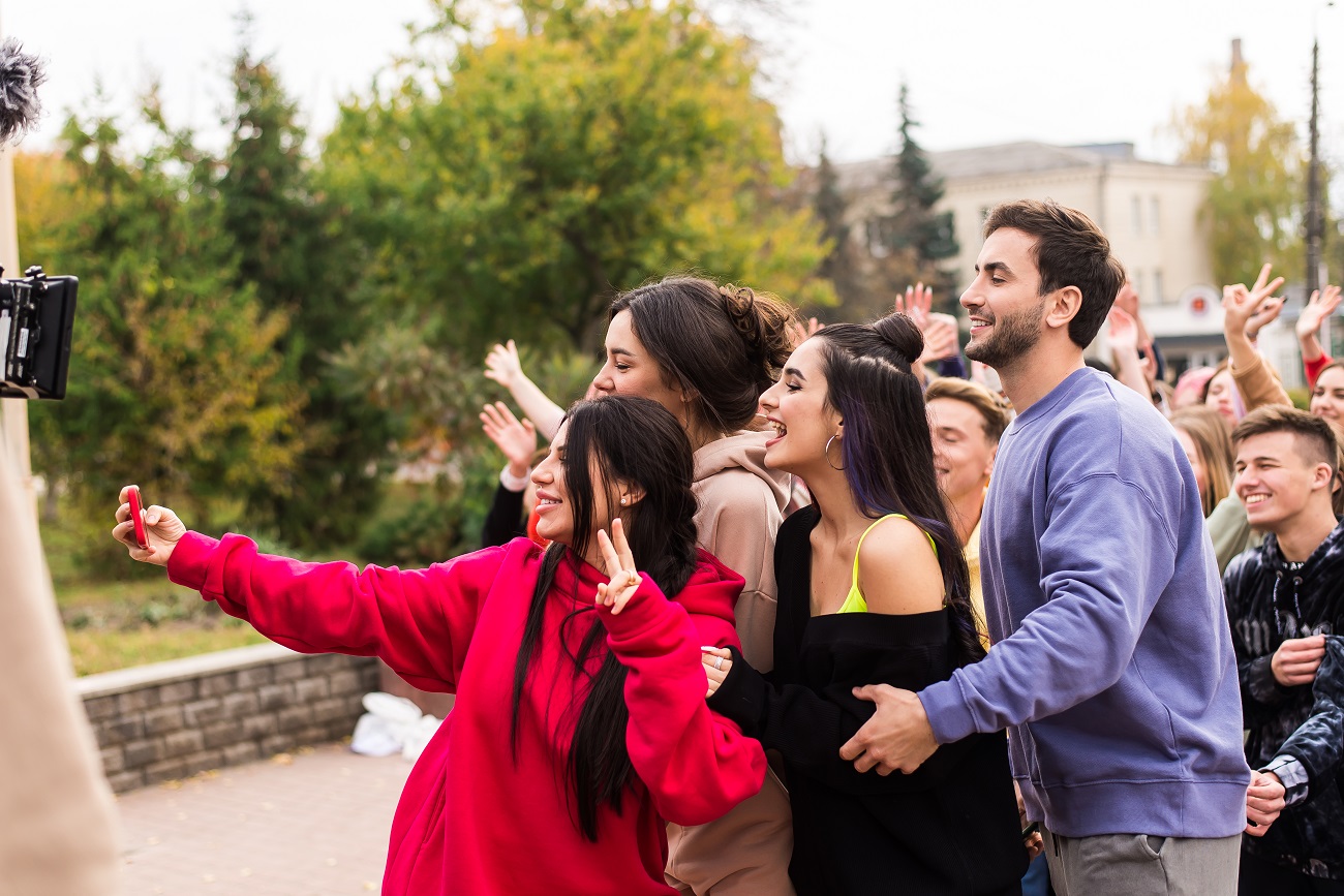 В Україні виходить комедія "Любов і Блогери" з зірками кіно і соцмереж: топ-10 фактів про унікальний фільм