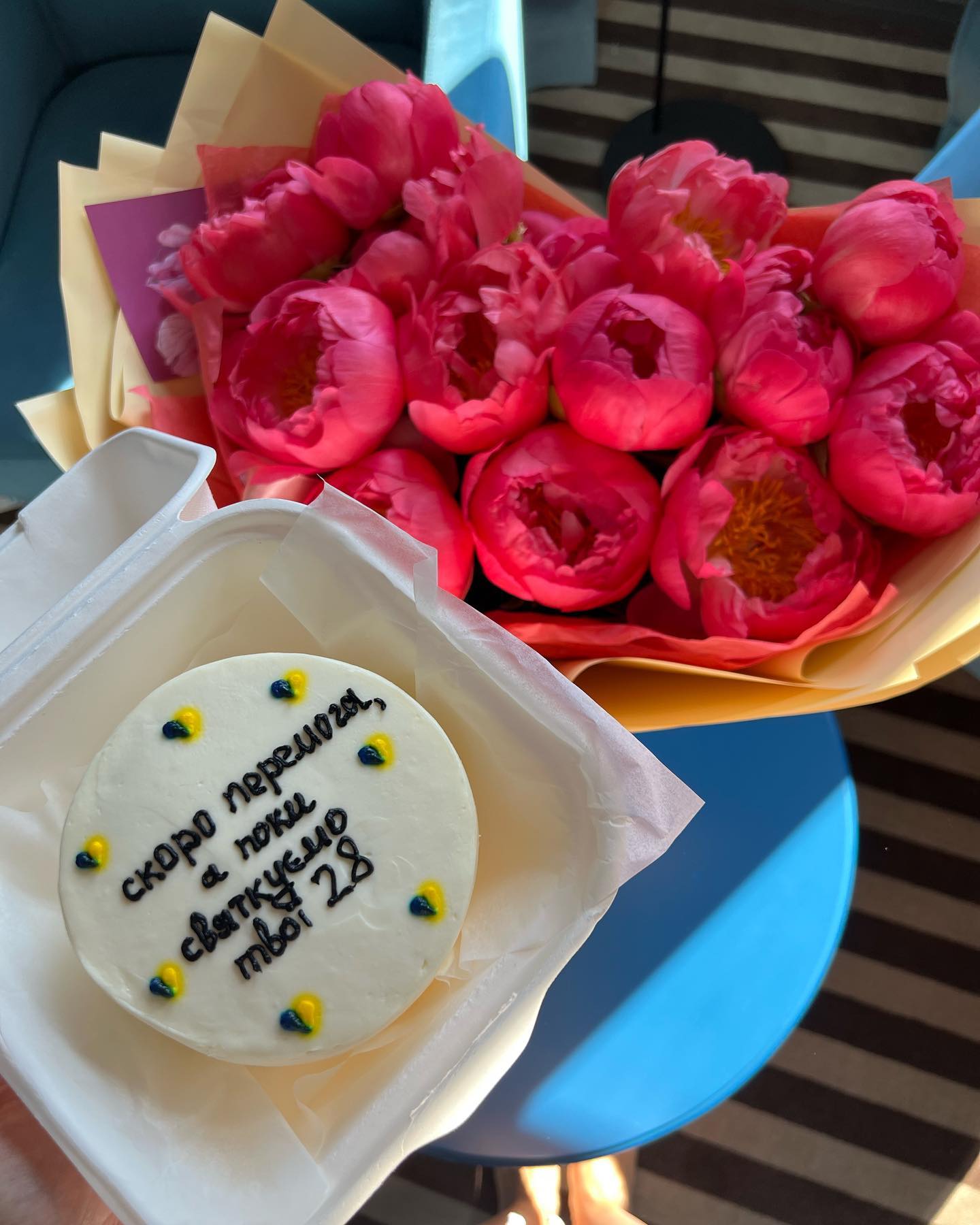 Павлік з дружиною і сином влаштували яскравий фотосет у вишиванках: "пишаємося бути українцями"