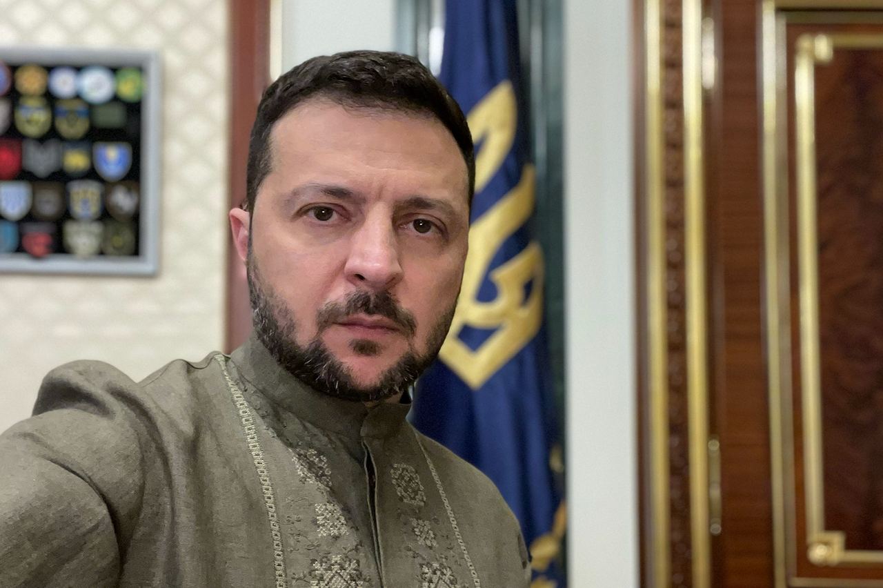 От делового шика до милитари. Эволюция стиля Зеленского: взгляд спустя годы