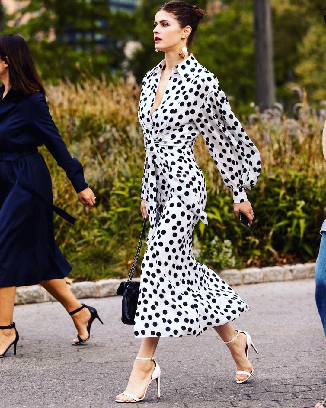 На любой вкус: 10 лучших вечерних образов Александры Даддарио - звезды "Белого лотоса"