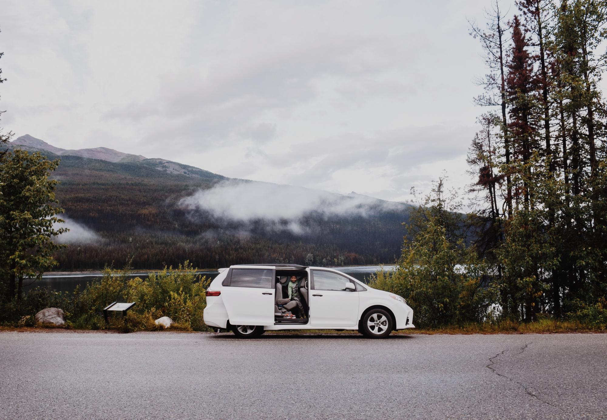 Дорогая миграция. Что нужно знать о переезде в Канаду во время войны