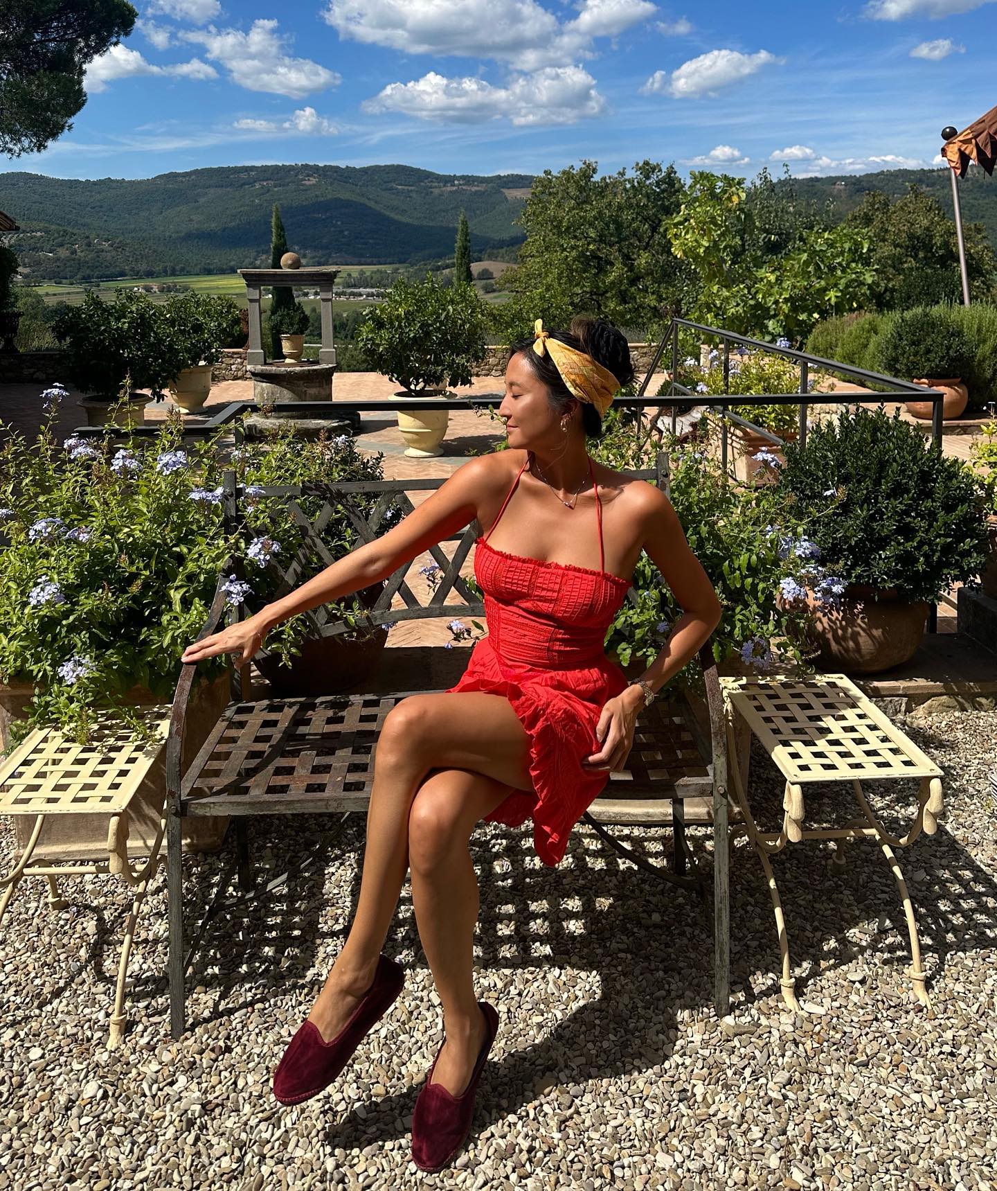 Зірка "Емілі у Парижі" потрапила у реанімацію: що відомо