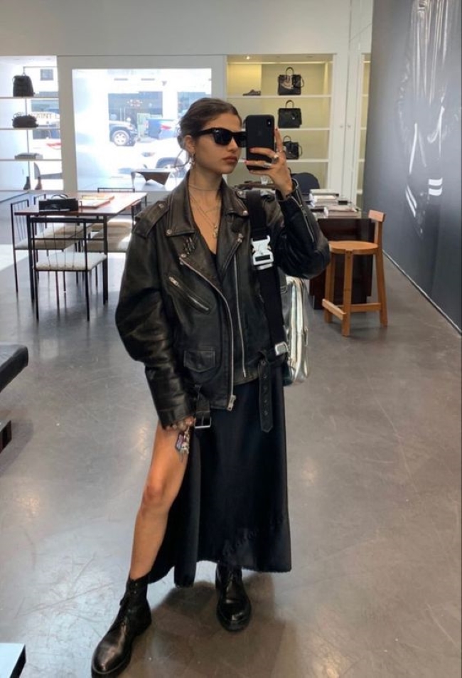 Стилист объяснила, как объединить феминность и маскулинность в своем гардеробе