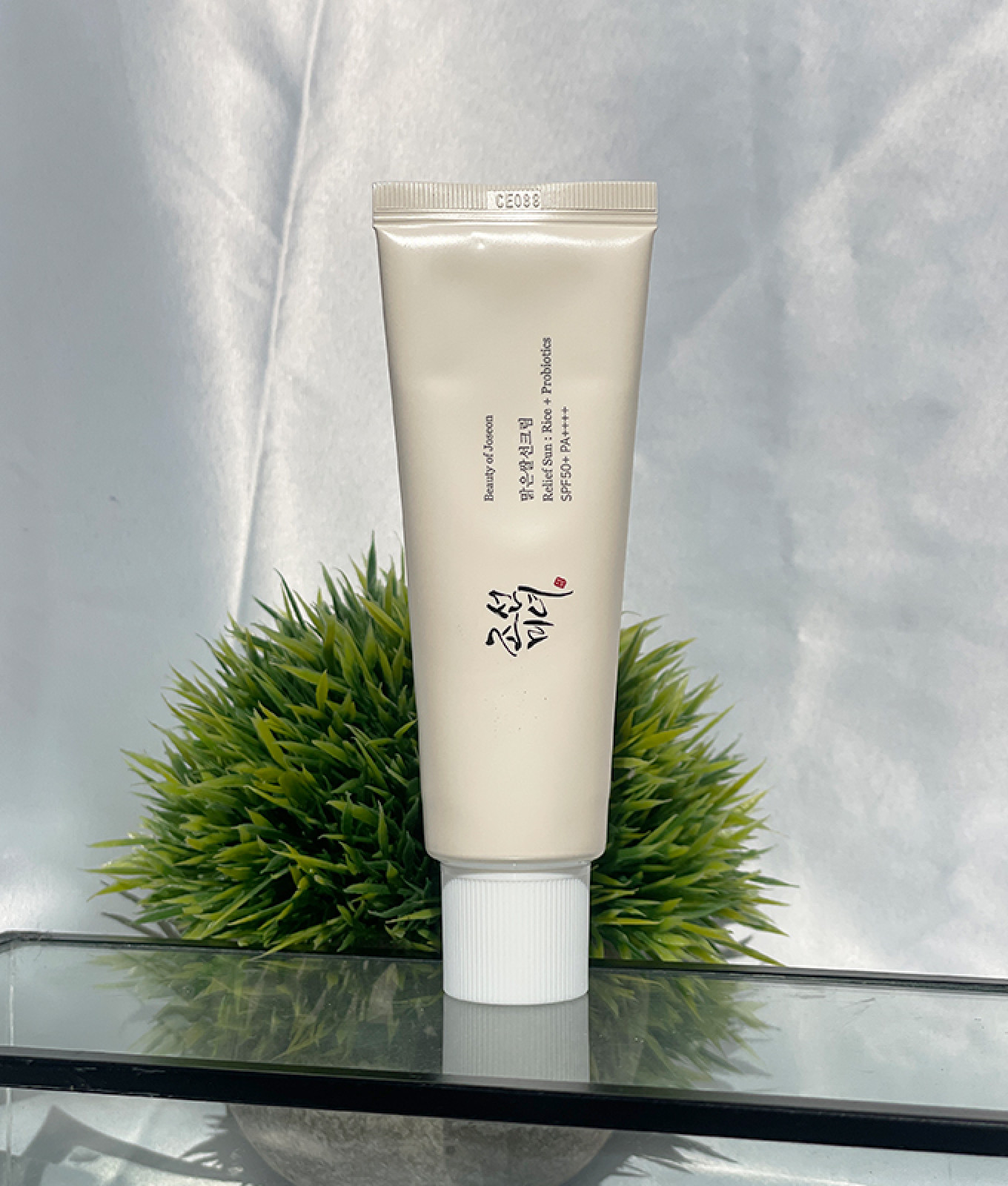 5 лучших легких и нелипких солнцезащитных средств с SPF по цене до 800 гривен