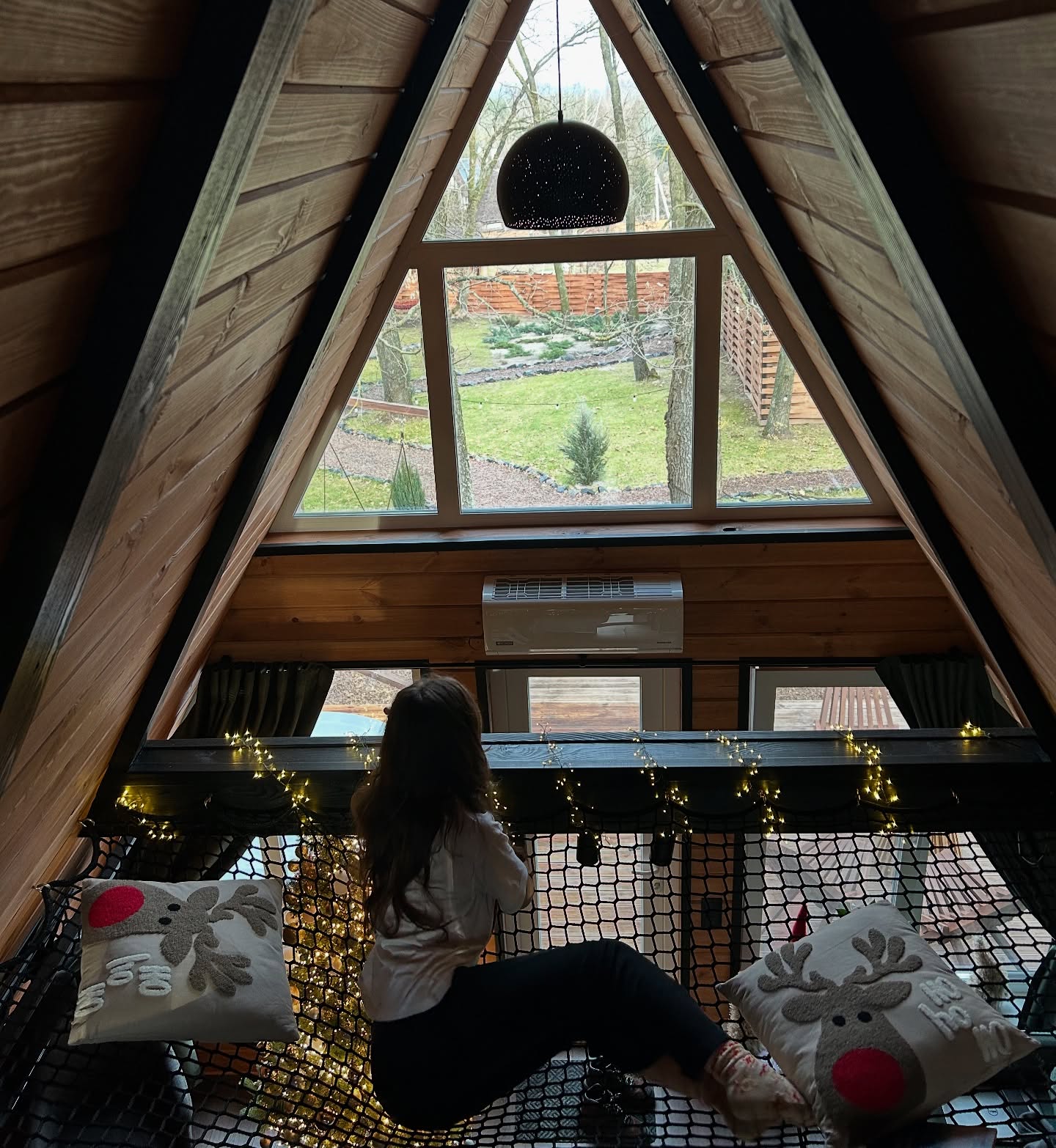 10 заміських будинків і комплексів для відпочинку під Києвом: скільки коштує оренда та як дістатися