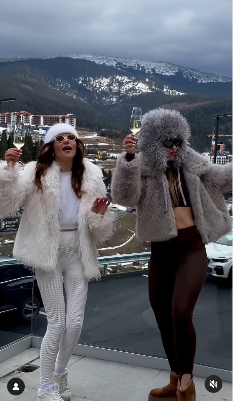 Короткая шуба из эко-меха - тренд сезона: как такую верхнюю одежду носят Леся Никитюк и Наталка Денисенко