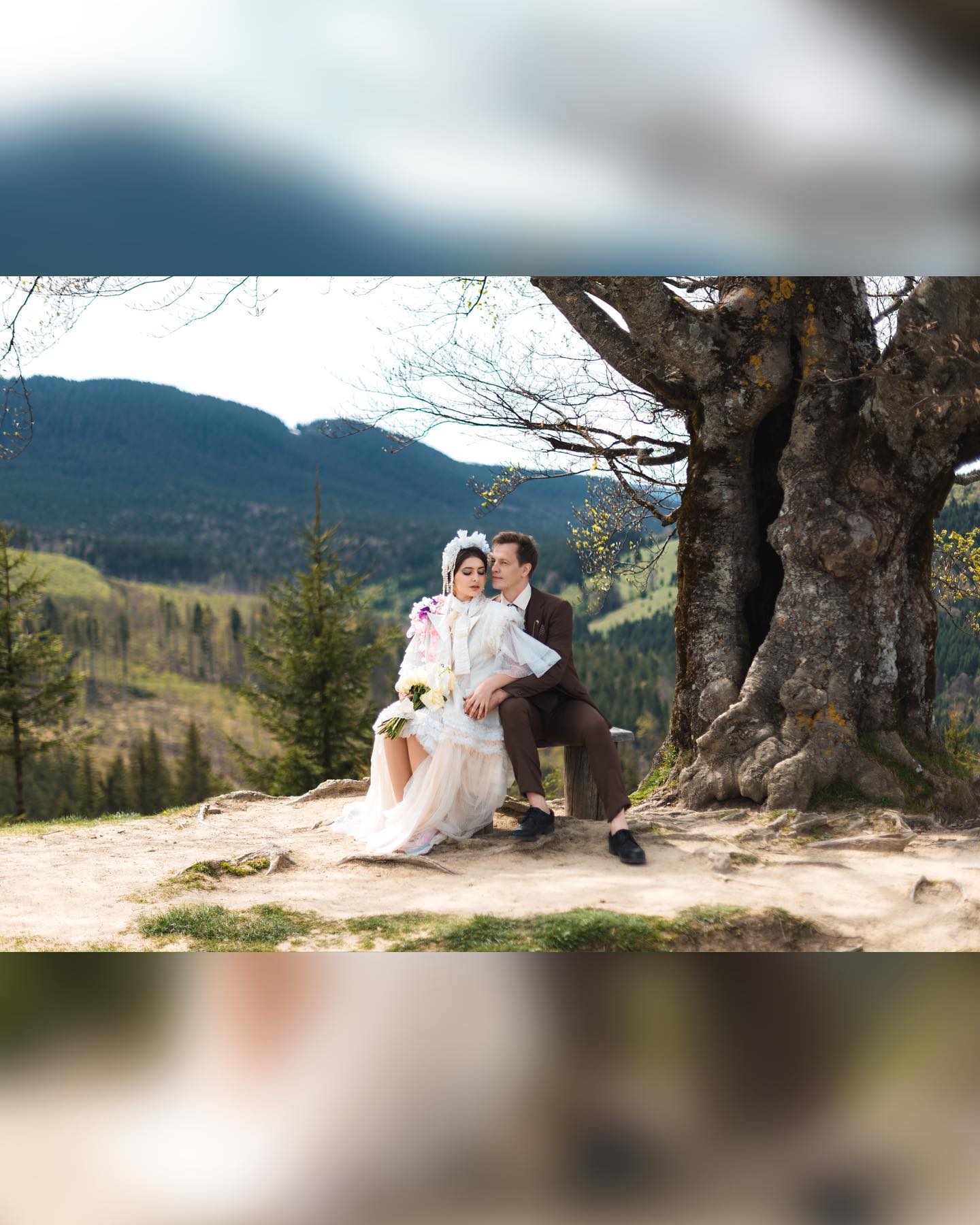 "Особая пара": известные украинские супруги показали французскую любовь на фоне Карпат