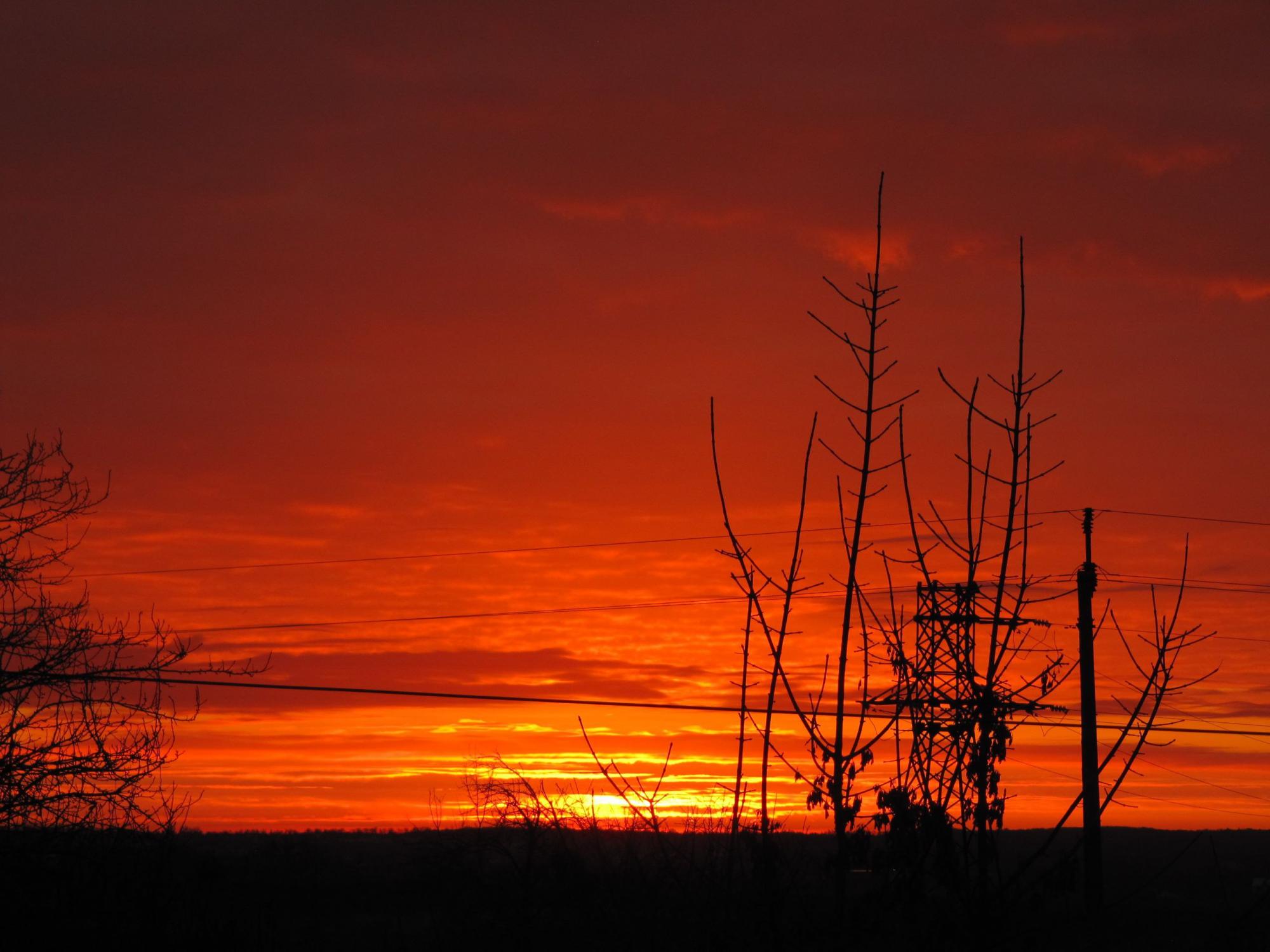 У новорічну ніч над Україною побачили незвичне явище: дивовижні фото