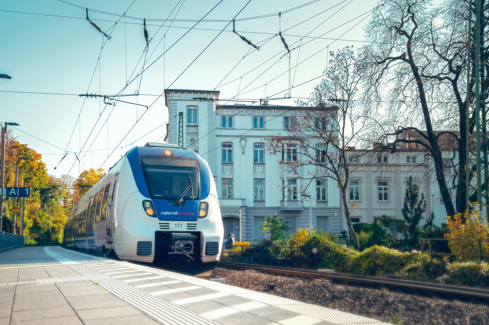 "Цены придется повысить". Билет за 49 евро в Германии подорожает: детали