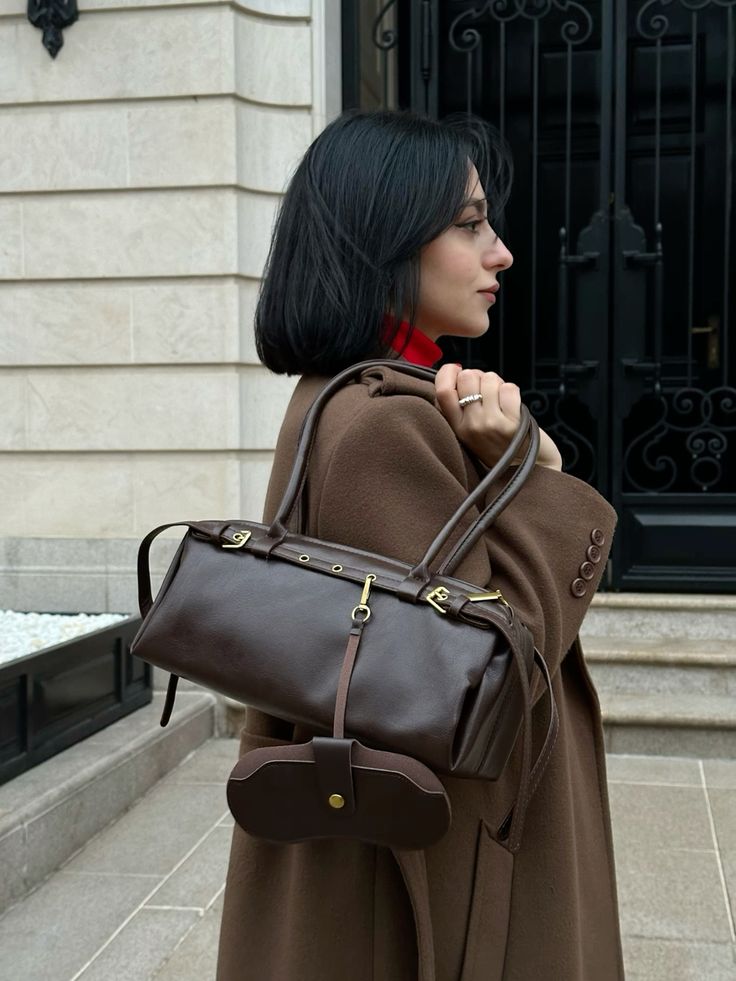 Сумка - это не просто аксессуар. Какие модели выбрать в 2025 году, чтобы быть самой стильной