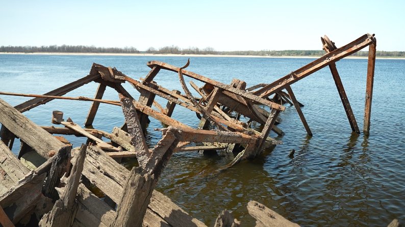 На дне Днепра возле Запорожья нашли древнее затонувшее судно: что о нем известно