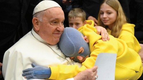 Врачи не знали, выживет ли, а сейчас снова танцует: трогательная история 8-летнего Романа