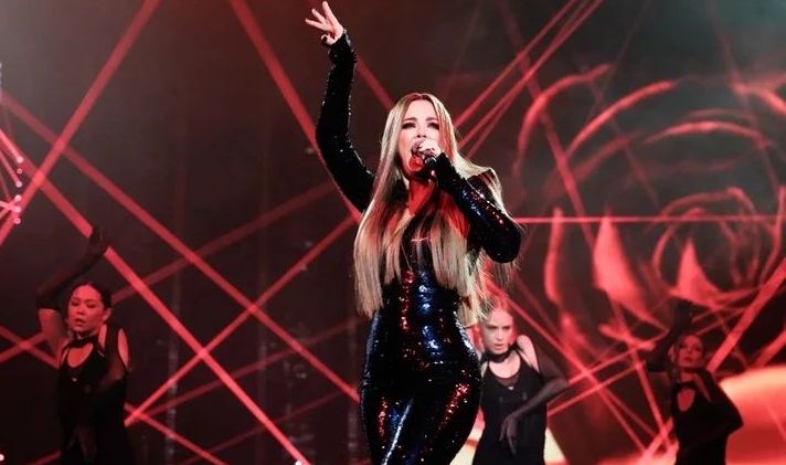 Ані Лорак раптово заговорила українською і попросилася назад в сім'ю