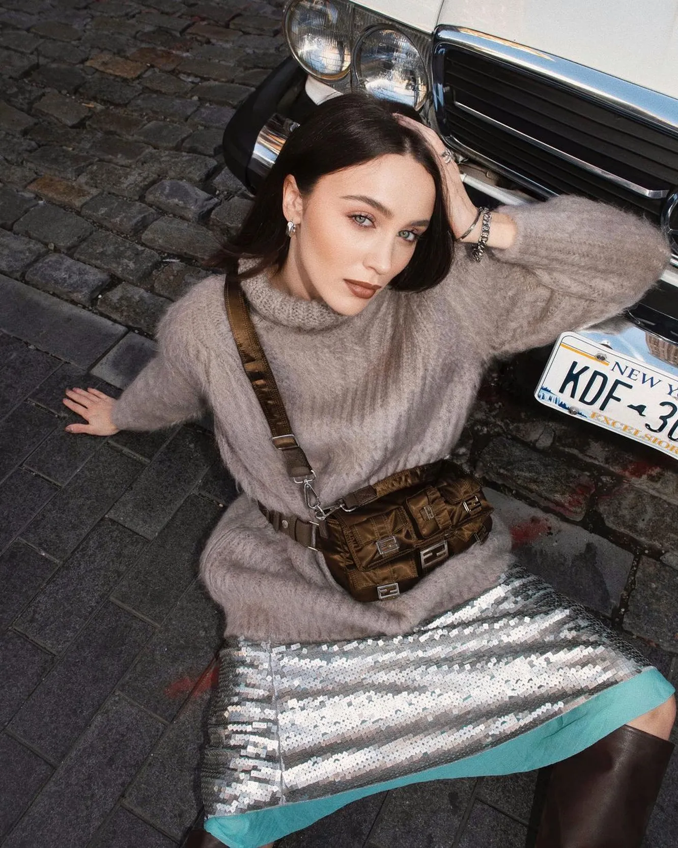 Як носити одяг з логотипами: 4 модні способи