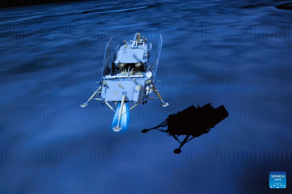 Китайський зонд здійснив історичну посадку на зворотному боці Місяця