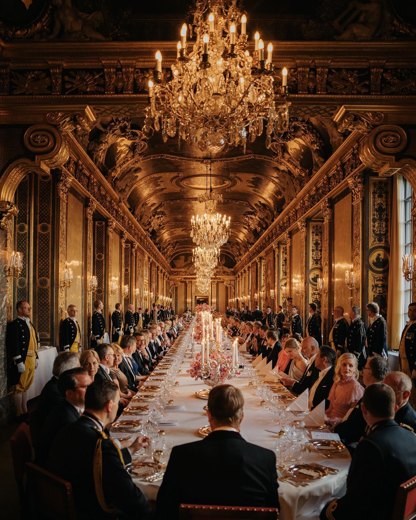 Як пройшов перший закордонний візит короля та королеви Данії (фото)