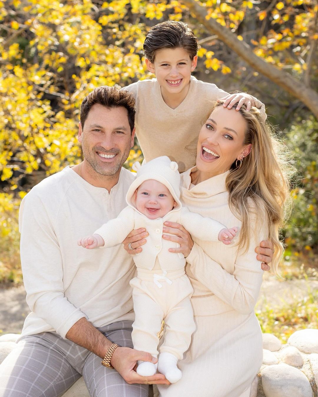 Бывший "Холостяк" впервые за долгое время показал троих детей: милые семейные фото