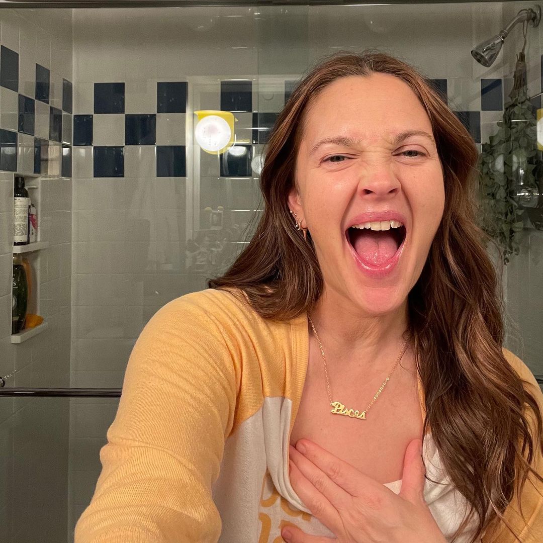 Бунтарка с ангельской внешностью: как менялась с годами Дрю Бэрримор