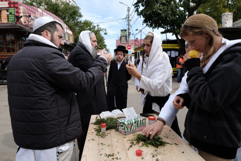 Как Умань принимала хасидов во время войны. Репортаж РБК-Украина с праздника Рош ха-Шана