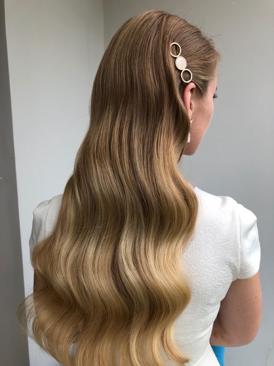 Какие вечерние прически сейчас в тренде